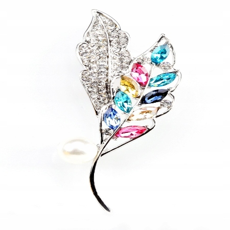 PIĘKNA BROSZKA KRYSZTAŁOWA...