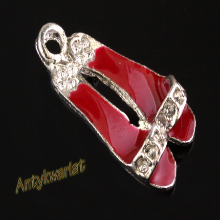 ZAWIESZKA CHARMS 3D KLAPKI...