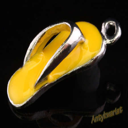 ZAWIESZKA CHARMS 3D KLAPEK...