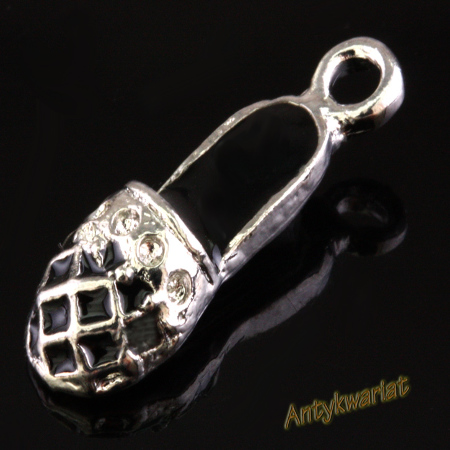 ZAWIESZKA CHARMS 3D KLAPEK...