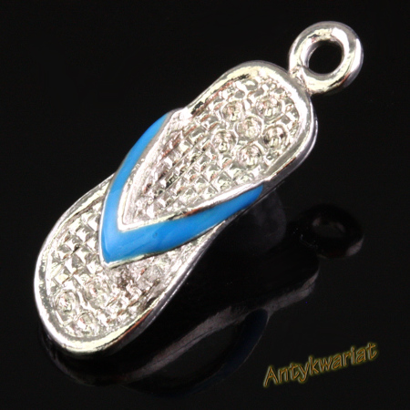 ZAWIESZKA CHARMS 3D KLAPEK...