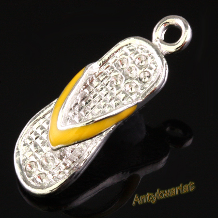 ZAWIESZKA CHARMS 3D KLAPEK...