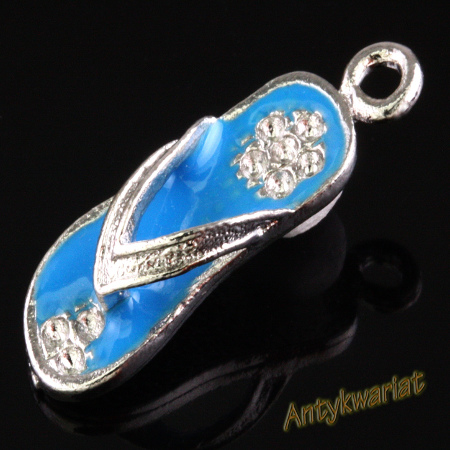 ZAWIESZKA CHARMS 3D KLAPEK...