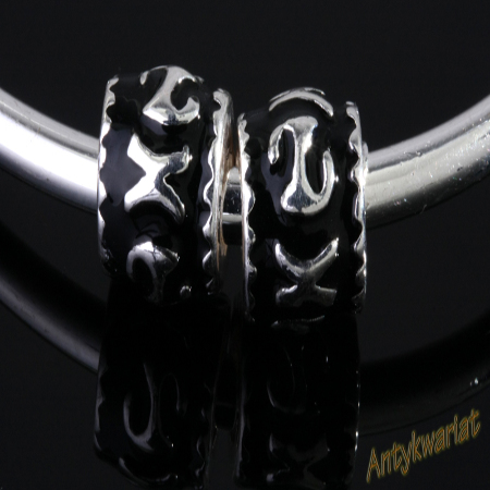 KORALIK NA BRANSOLETKĘ...