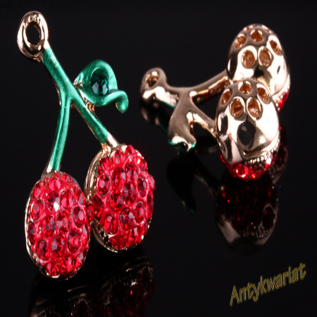 ZAWIESZKA CHARMS 3D...