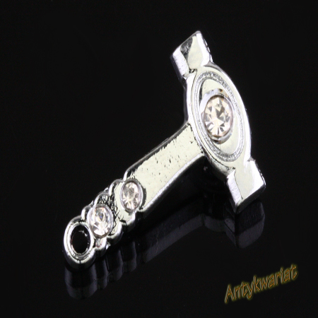 ZAWIESZKA CHARMS 3D MŁOTEK...