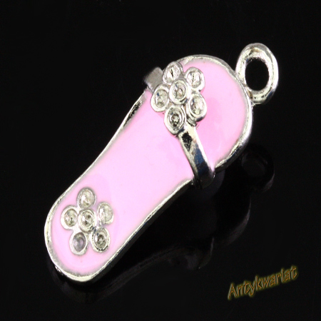 ZAWIESZKA CHARMS 3D KLAPEK...