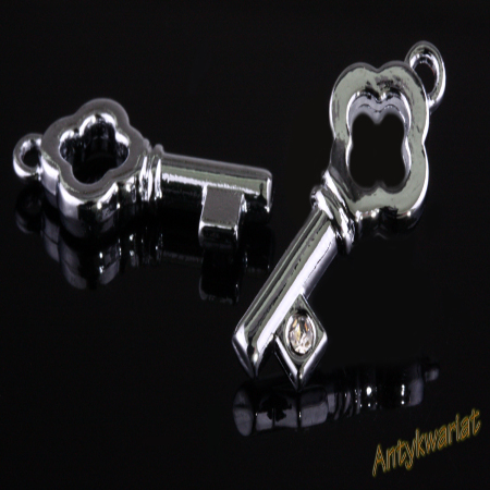 ZAWIESZKA CHARMS 3D KLUCZ...
