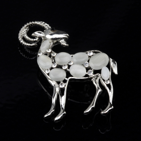 BROSZKA VINTAGE 63mm 1SZT