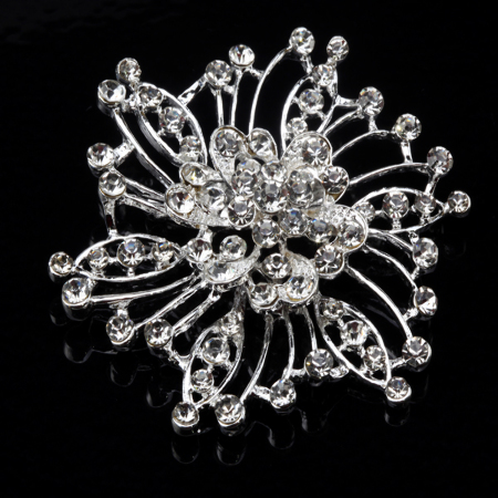 BROSZKA VINTAGE 64mm 1SZT